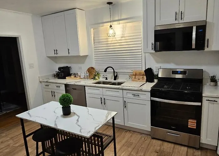 Near O'hare Huge For Occasions Holiday home