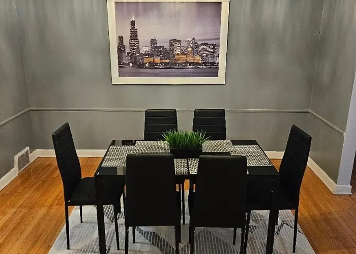 Holiday home Near O'hare Huge For Occasions *